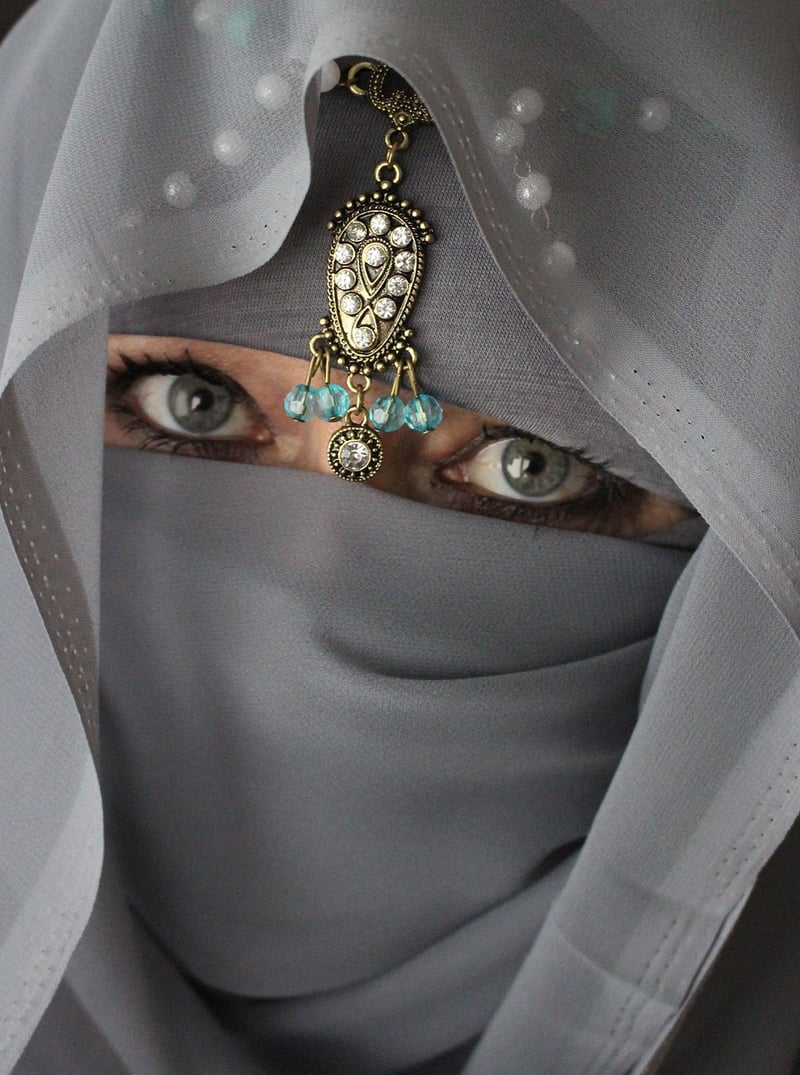 Veiled Narratives